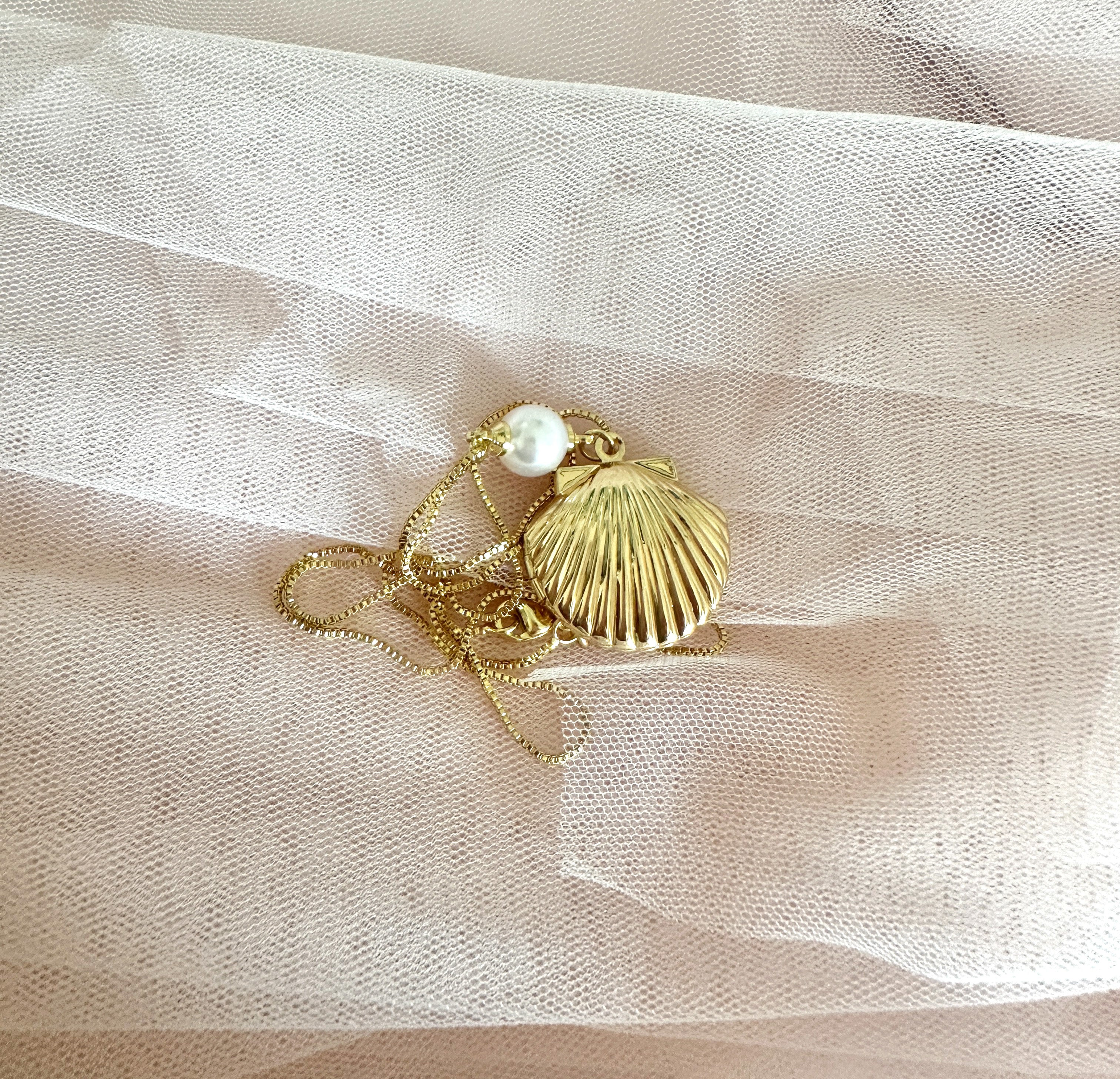 The “Halle” Seashell Locket Necklace
