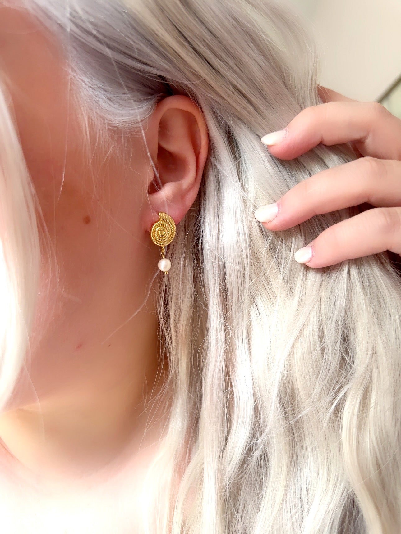 The “Vanessa” Seashell Earrings