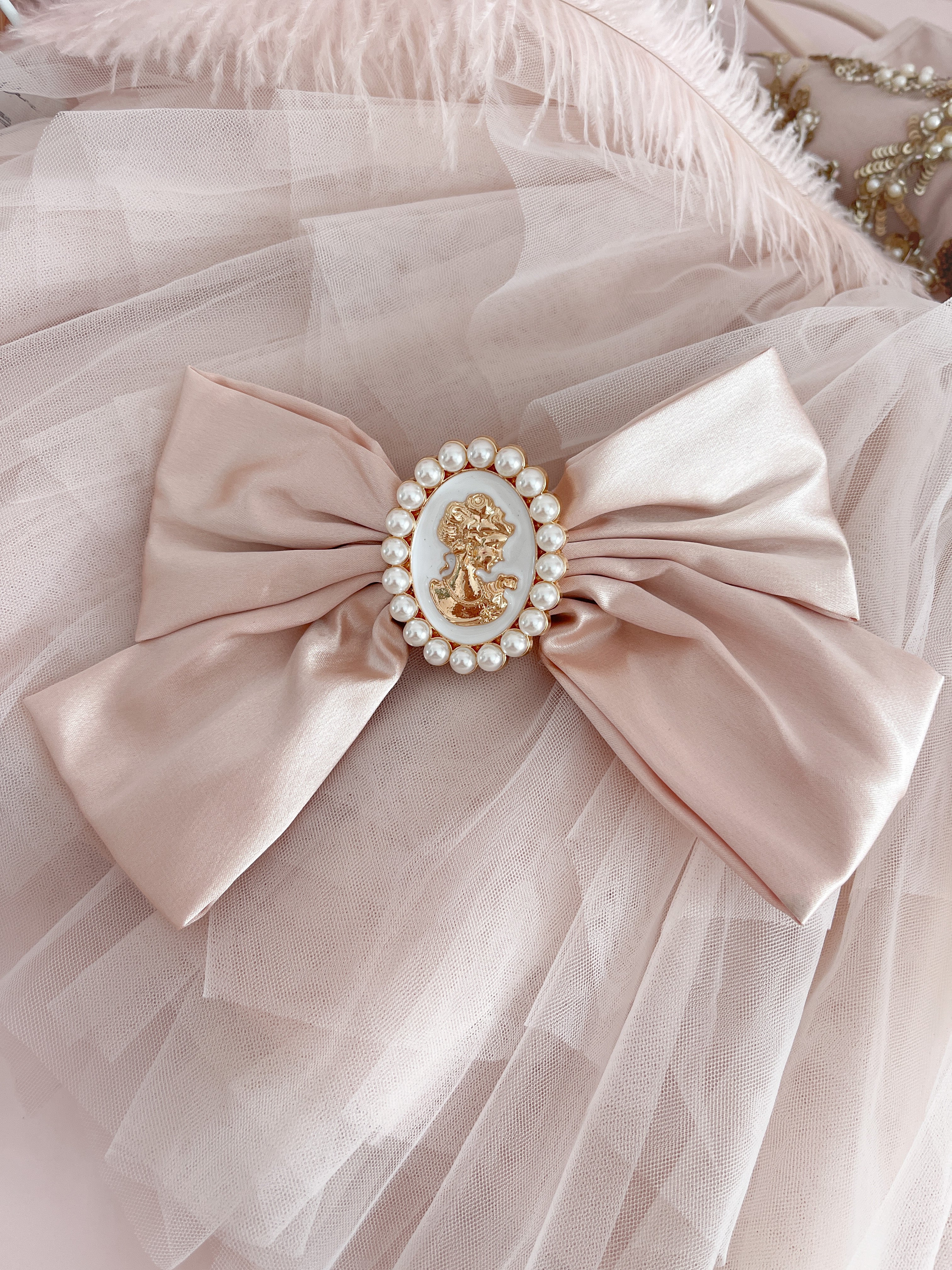 The Golden Cameo Powder Pink French Bow