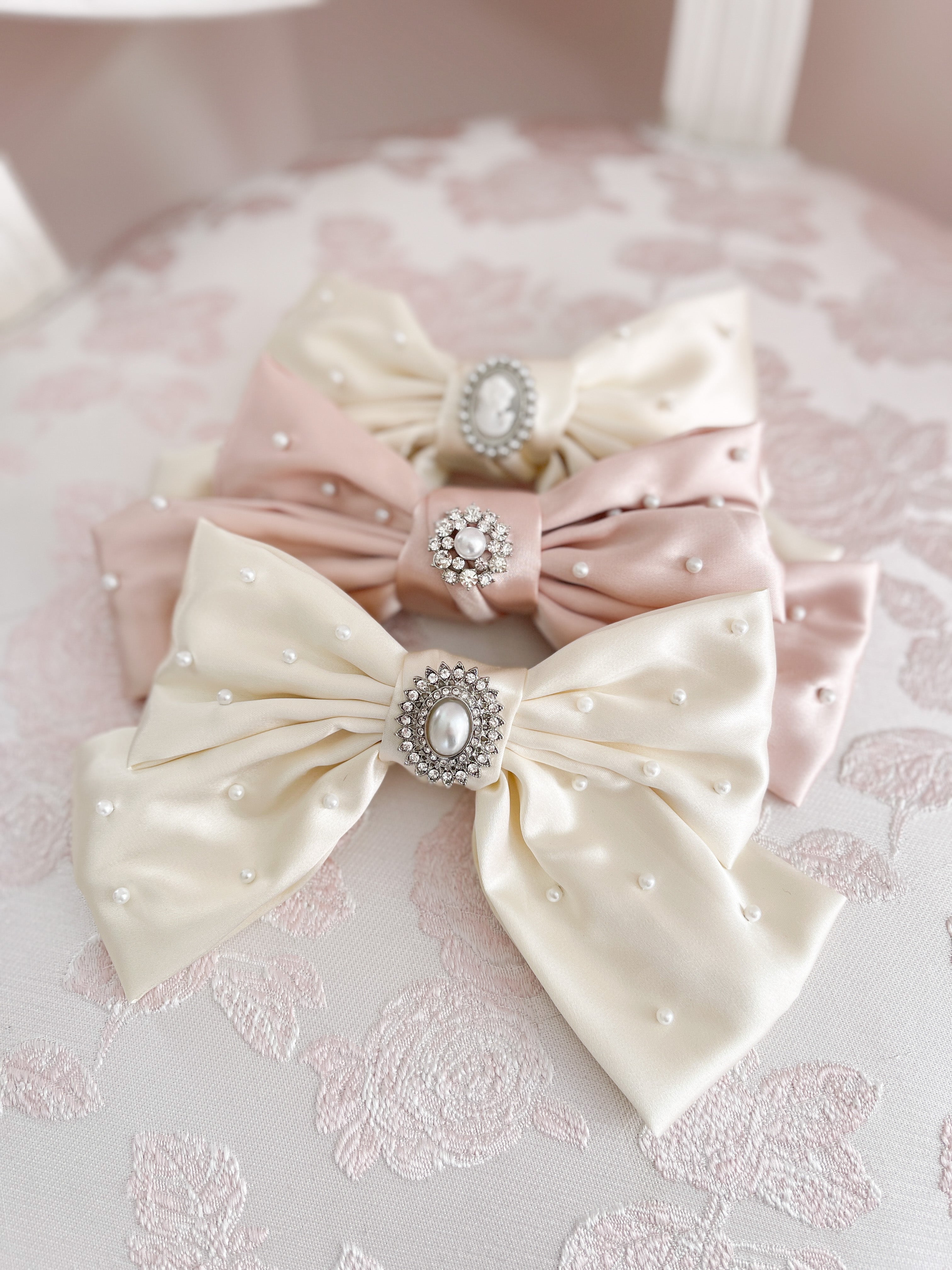 Powder Pink Pearl French Bow
